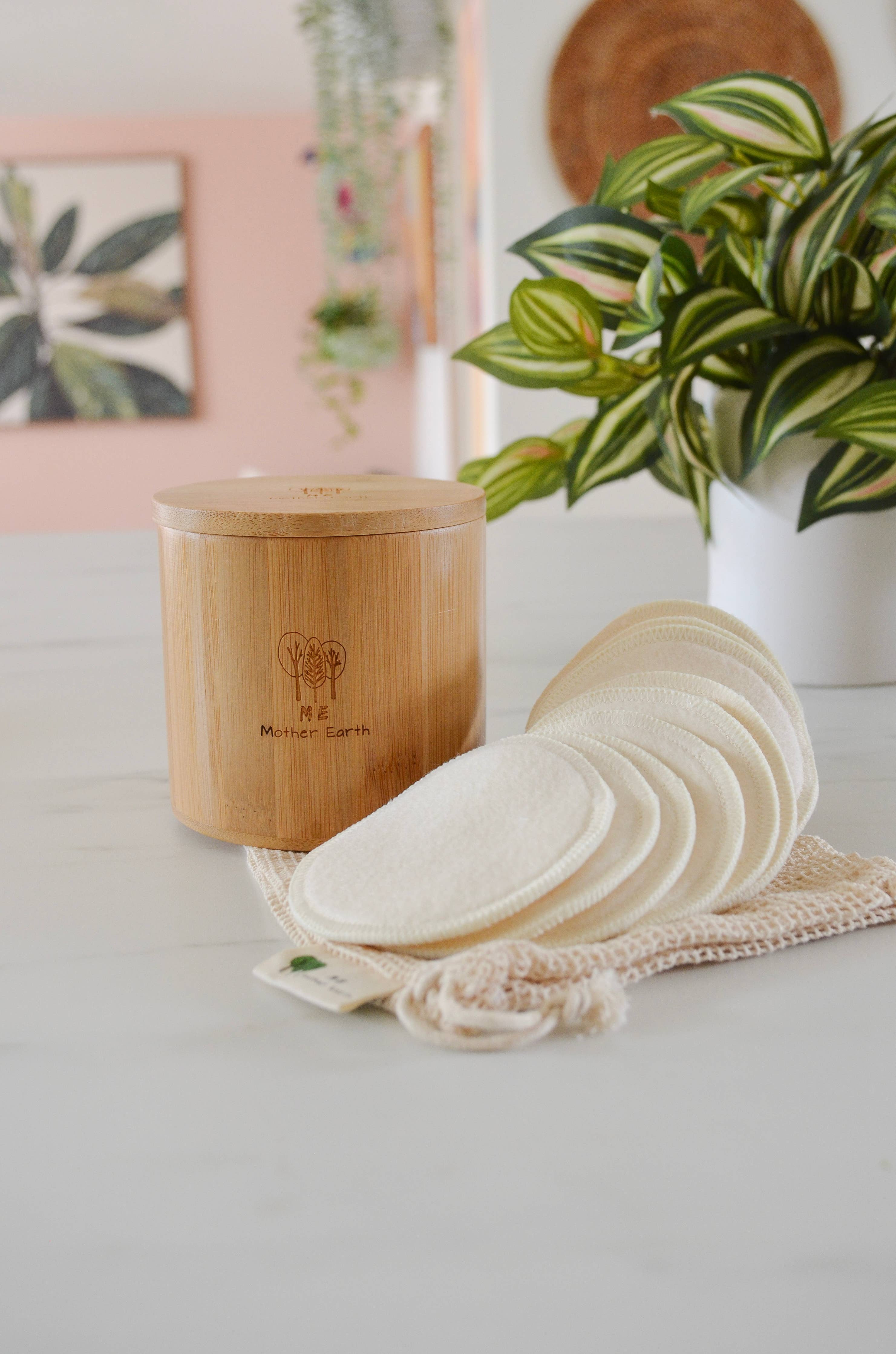 Bamboo Storage Box + Reusable Hemp Cotton Rounds – 15-Pack Zero Waste Skincare Set